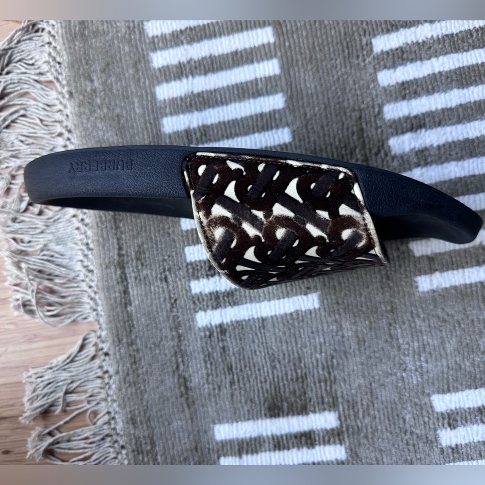Burberry Vintage Check Slides + Box - Picture 6 of 7